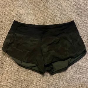 Speed Up Shorts Camo. Size 6.